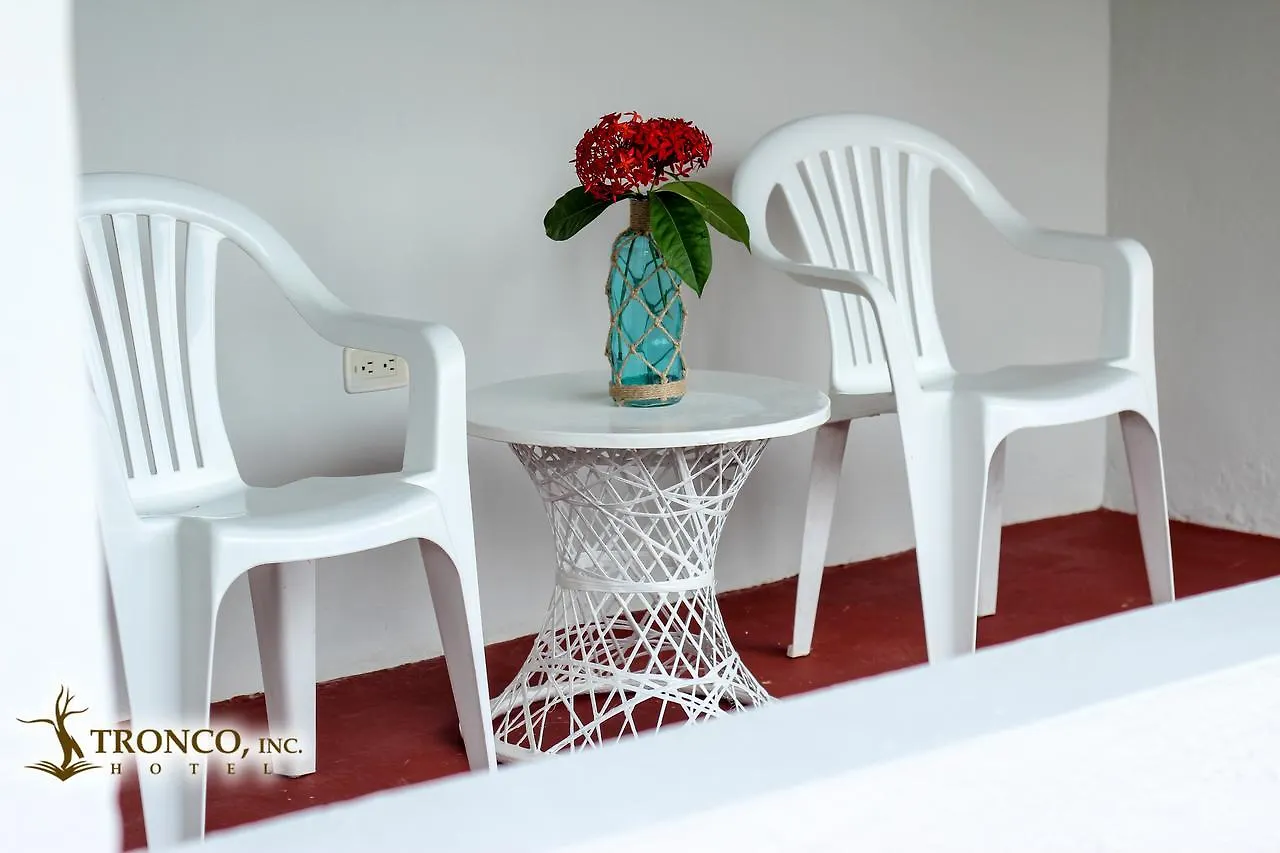 Hotel El Tronco Inc Boca Chica